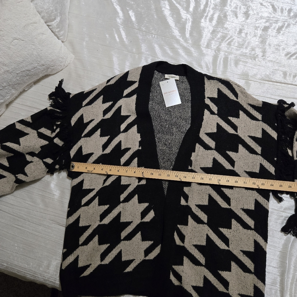 Stylish Black and Cream Women's Sweater With Fringe NWT By Ee: Some - Picture 4 of 7